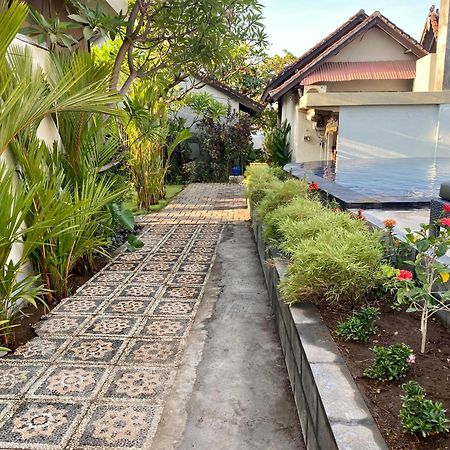 Solaluna Beach Homestay Amed Eksteriør billede