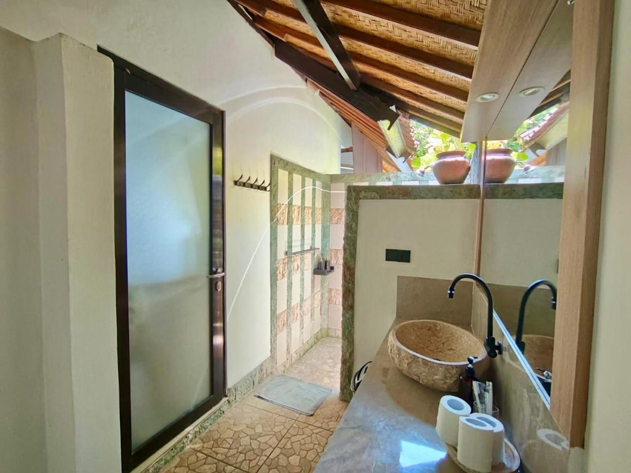 Solaluna Beach Homestay Amed Eksteriør billede