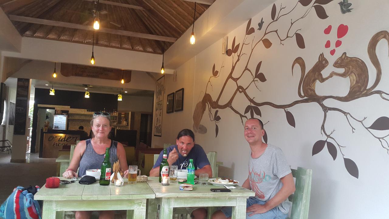 Solaluna Beach Homestay Amed Eksteriør billede